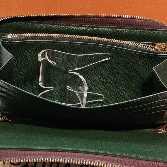 Louis Vuitton Limited Edition Monogram Porter Organizer/Wallet - Picture 14 of 16